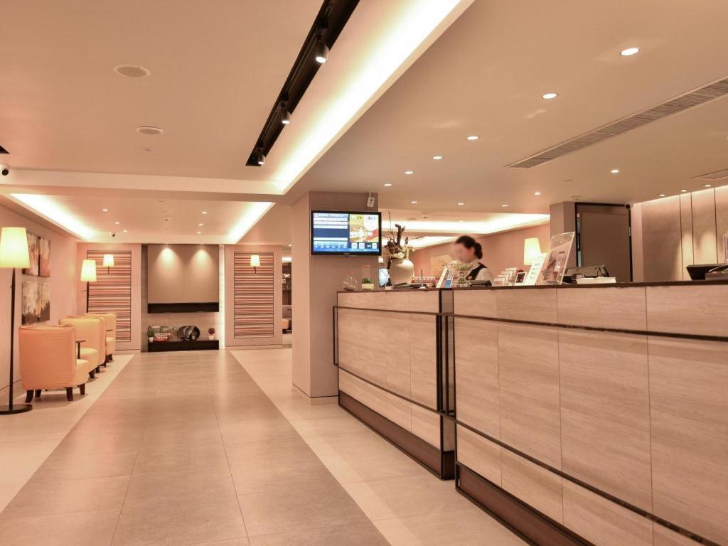 Home Inns Plus Shanghai Xujiahui Branch Exterior foto