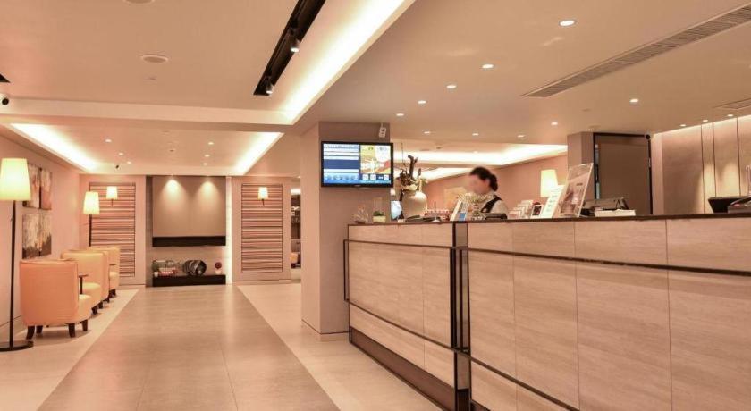 Home Inns Plus Shanghai Xujiahui Branch Exterior foto
